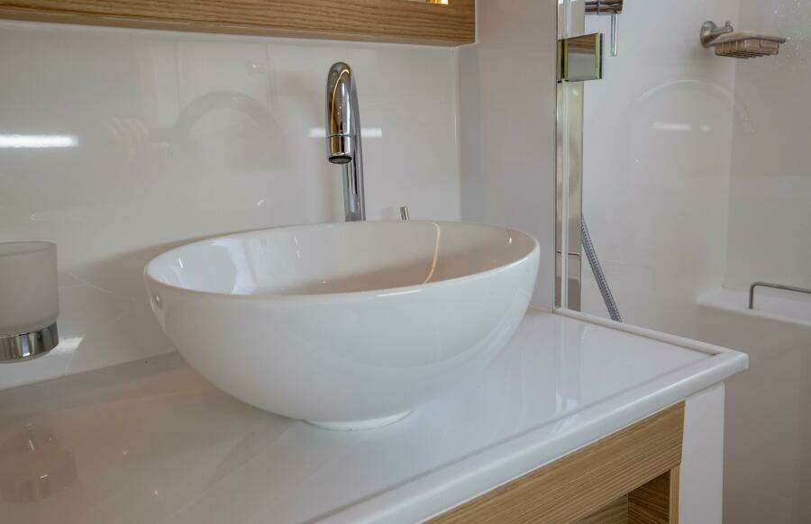 2024 Aquila 54 Yacht