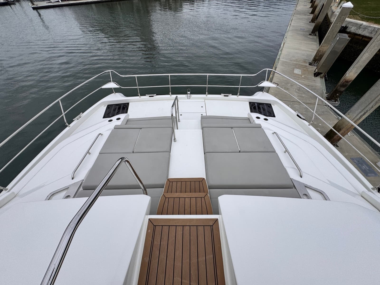 2024 Aquila 54 Yacht