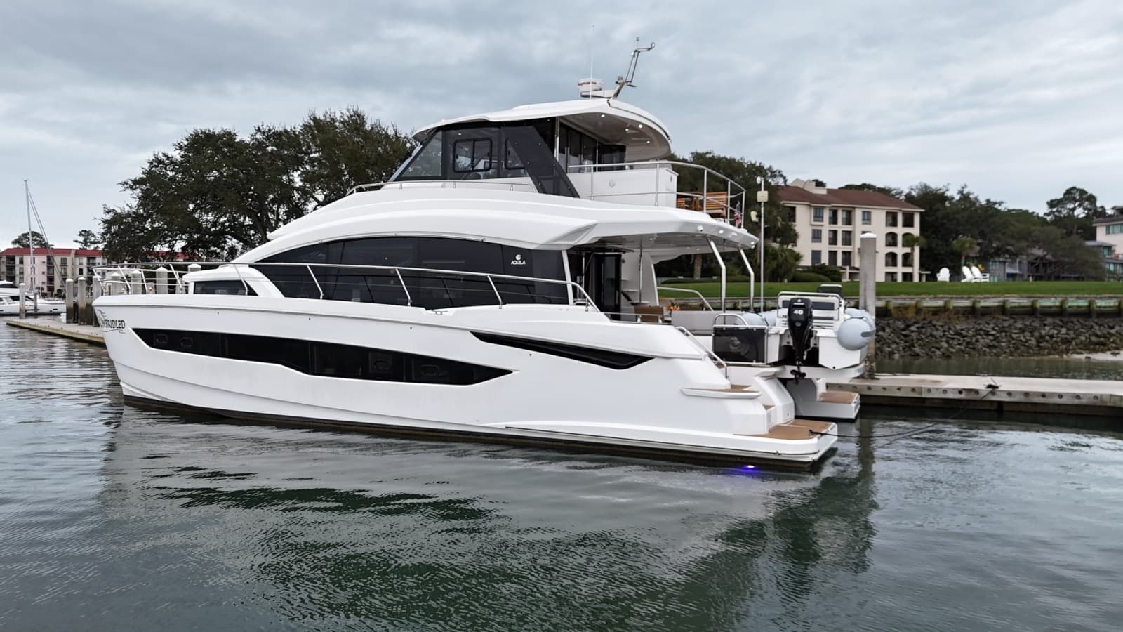 2024 Aquila 54 Yacht