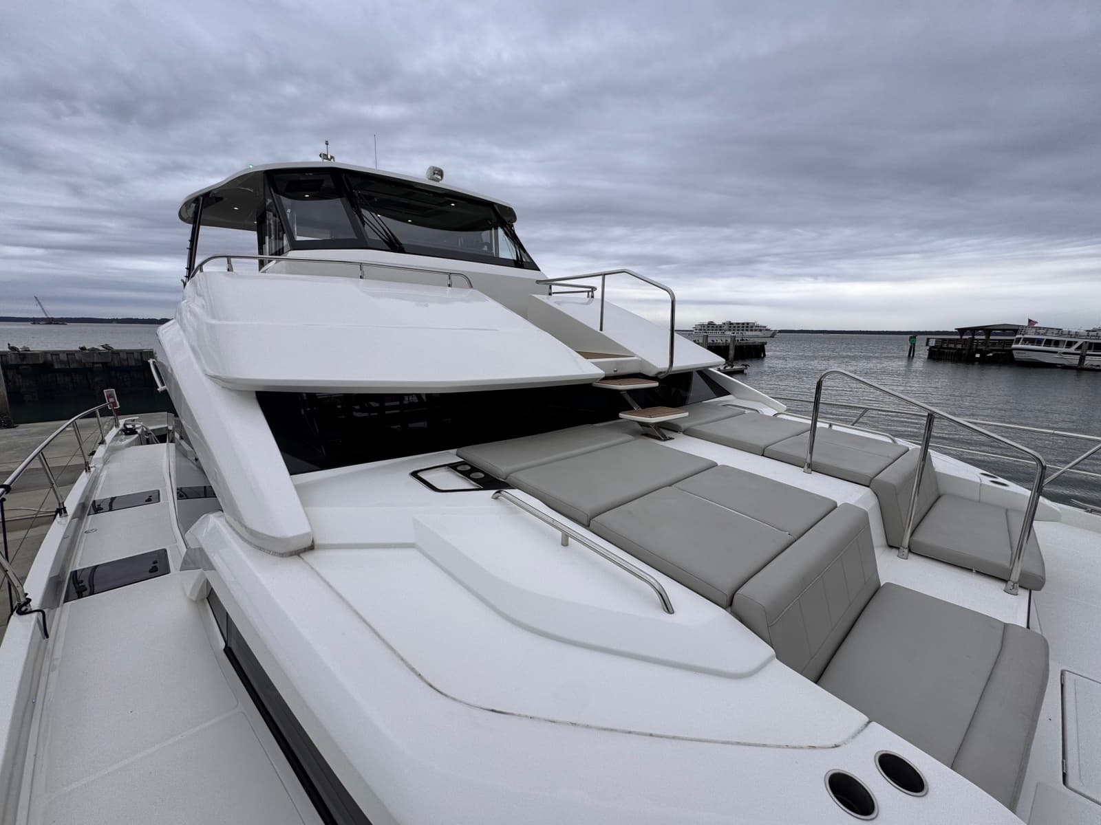 2024 Aquila 54 Yacht