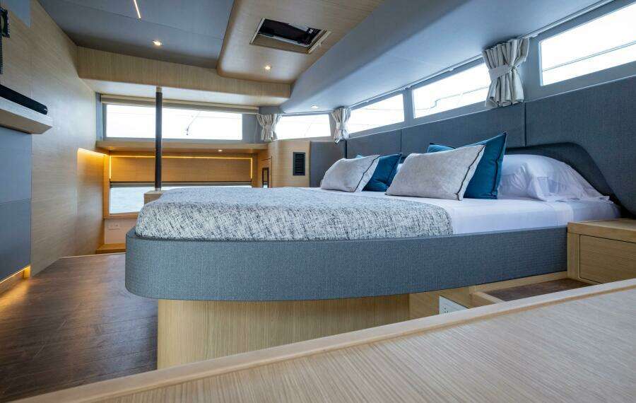 2024 Aquila 54 Yacht