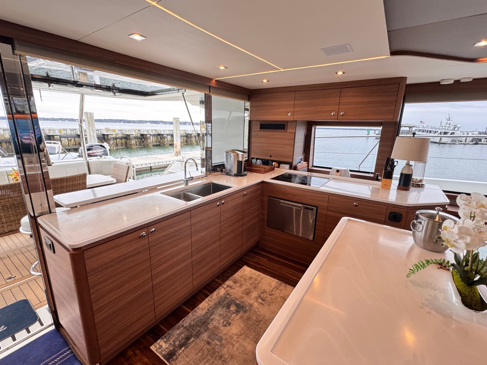 2024 Aquila 54 Yacht