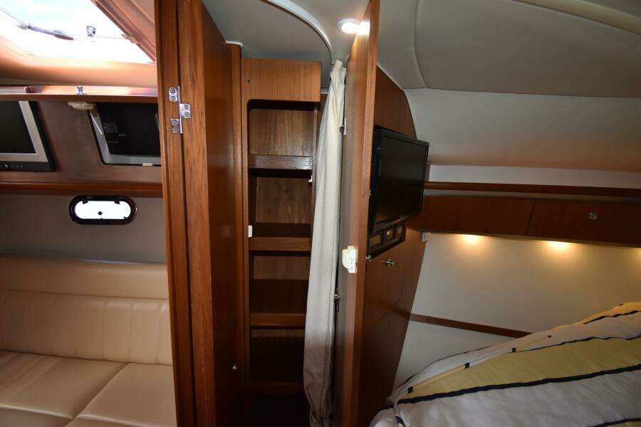 2006 Tiara Yachts 