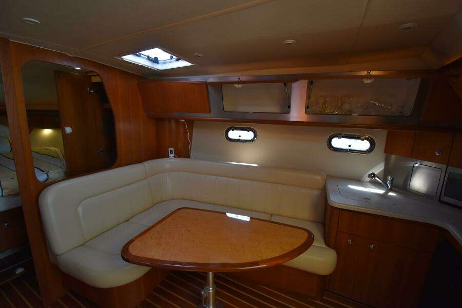 2006 Tiara Yachts 