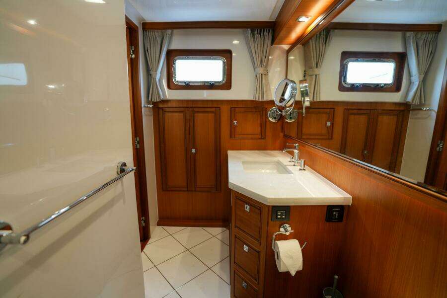 2022 Marlow Explorer 62E-CB