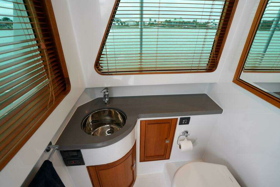 2022 Marlow Explorer 62E-CB