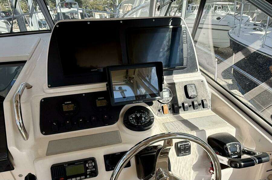 2007 Grady-White Marlin 300