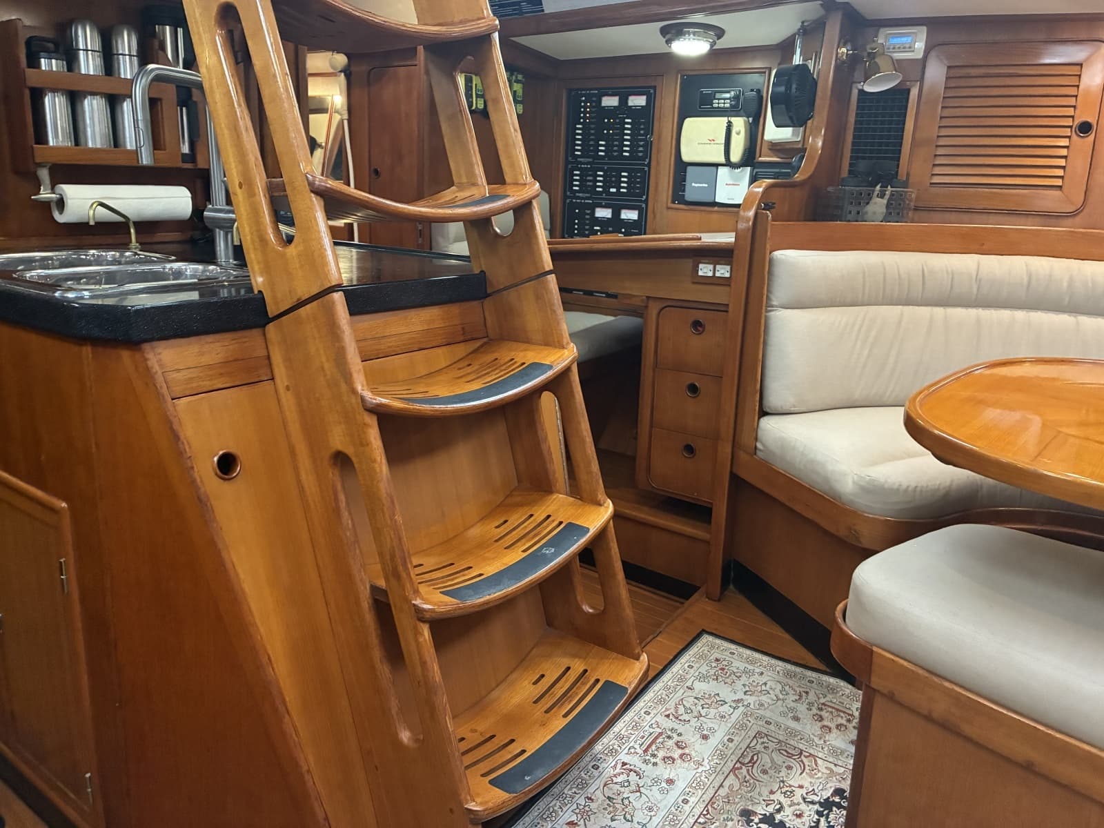 1996 Hylas 46 - Companionway Steps