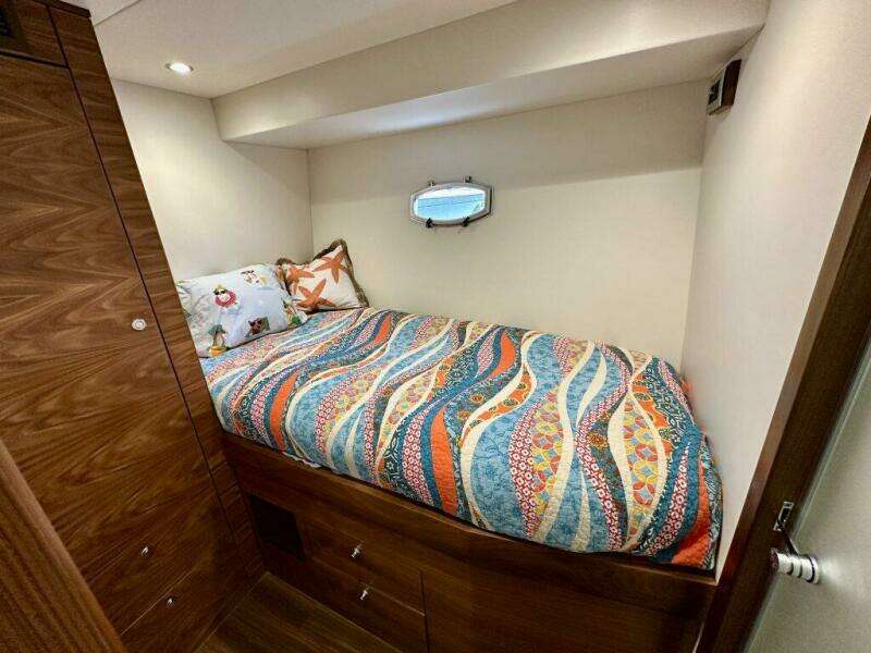 Outer Reef 62 SOUTH  PAWS - Guest Cabin