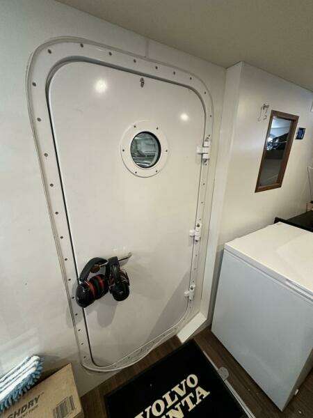 Outer Reef 62 SOUTH  PAWS - Engine Room 