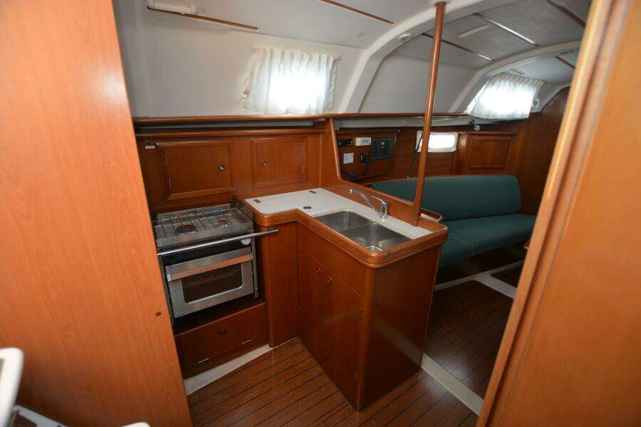 2002 Beneteau Oceanis 331