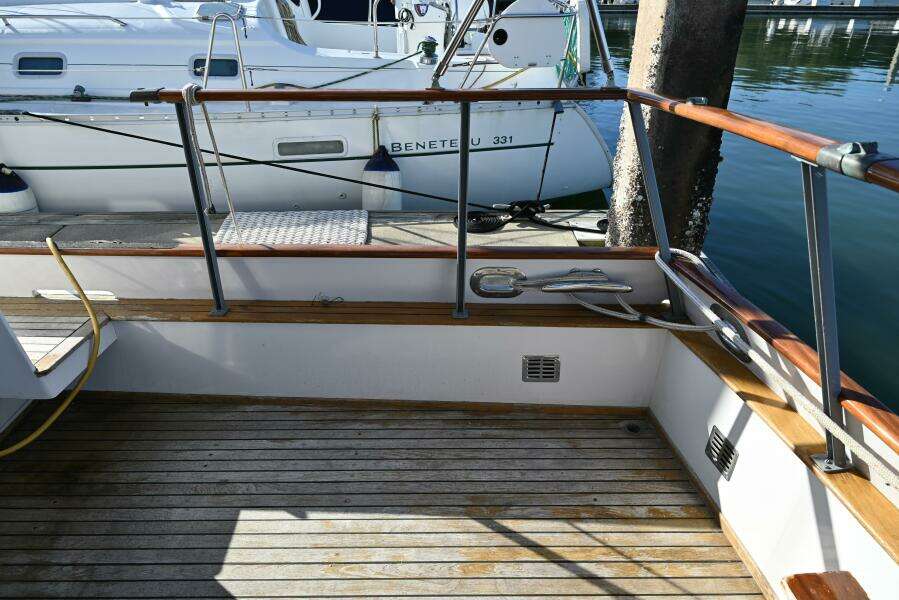 1970 Grand Banks Flybridge Trawler
