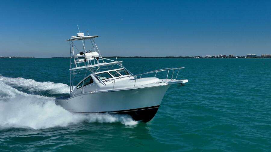 2004 Luhrs 32 Open