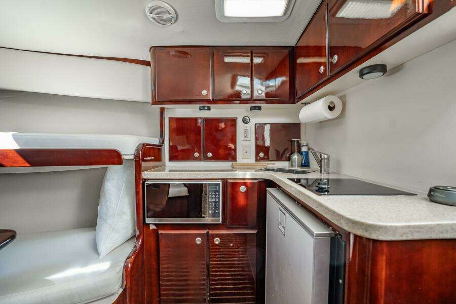2004 Luhrs 32 Open