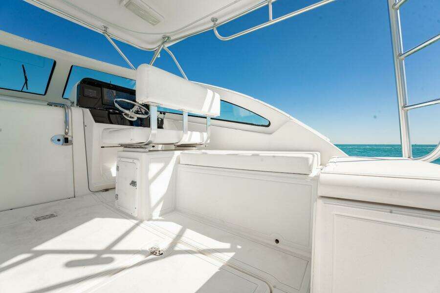 2004 Luhrs 32 Open