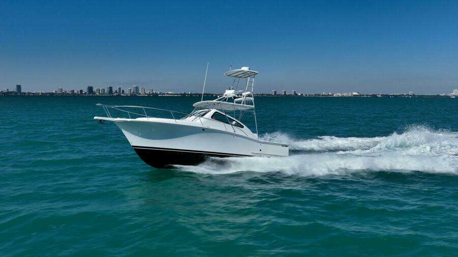 2004 Luhrs 32 Open