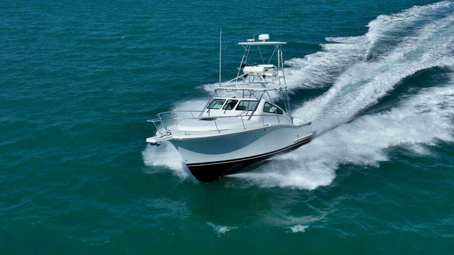 2004 Luhrs 32 Open