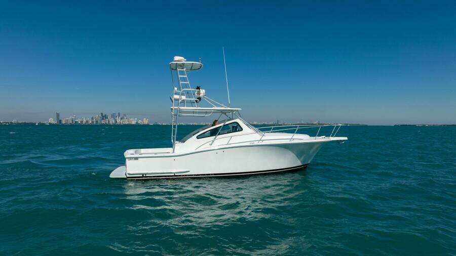 2004 Luhrs 32 Open