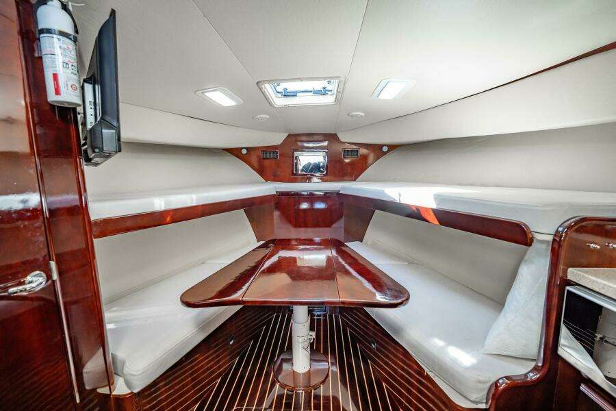 2004 Luhrs 32 Open