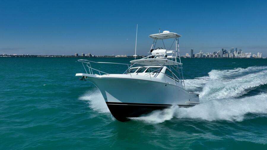 2004 Luhrs 32 Open