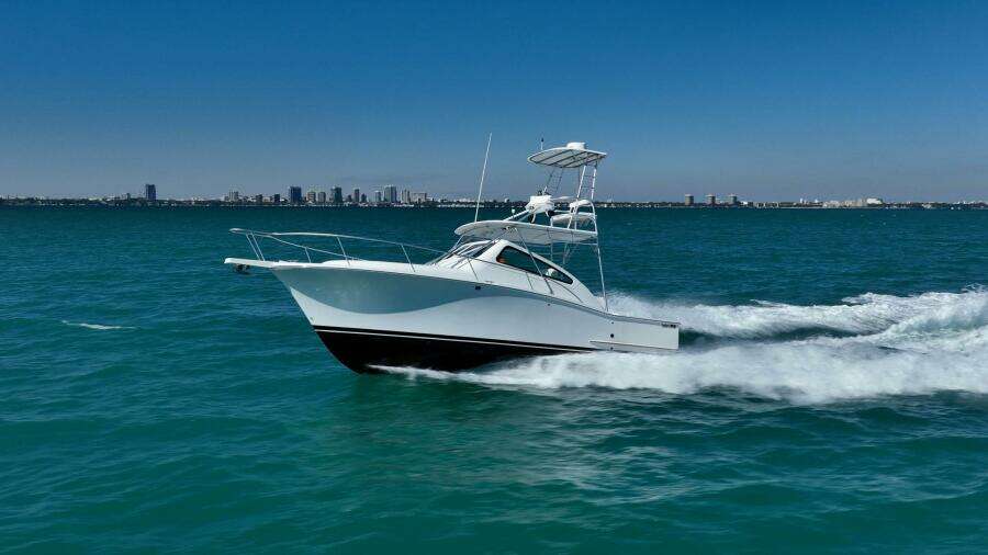 2004 Luhrs 32 Open