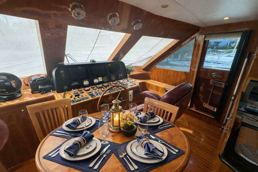 2004 Altima 55 Pilothouse