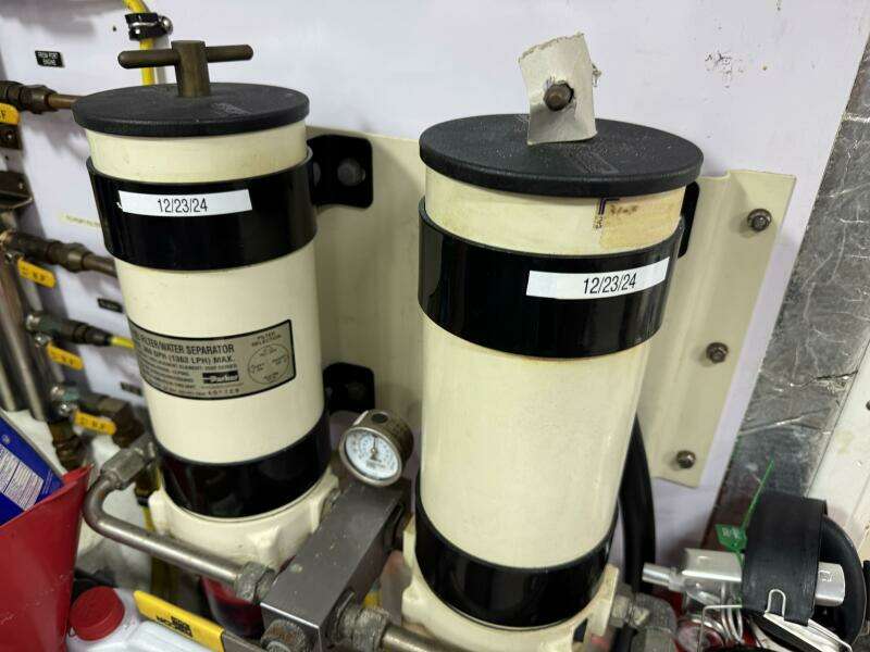 2004 Altima 55 Pilothouse