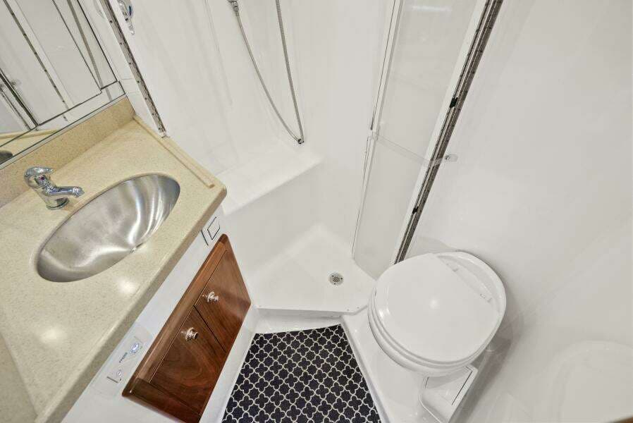 Albemarle 41 Salt Lick - Interior Cabin