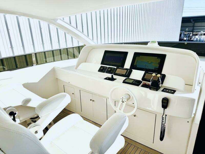 2001 Lazzara Yachts 94 Motor Yacht