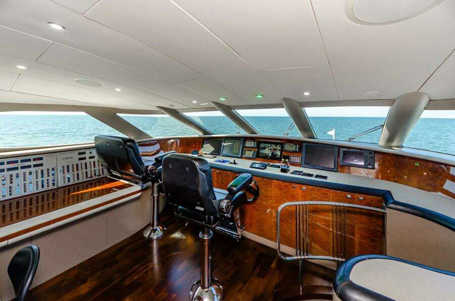 2001 Lazzara Yachts 94 Motor Yacht
