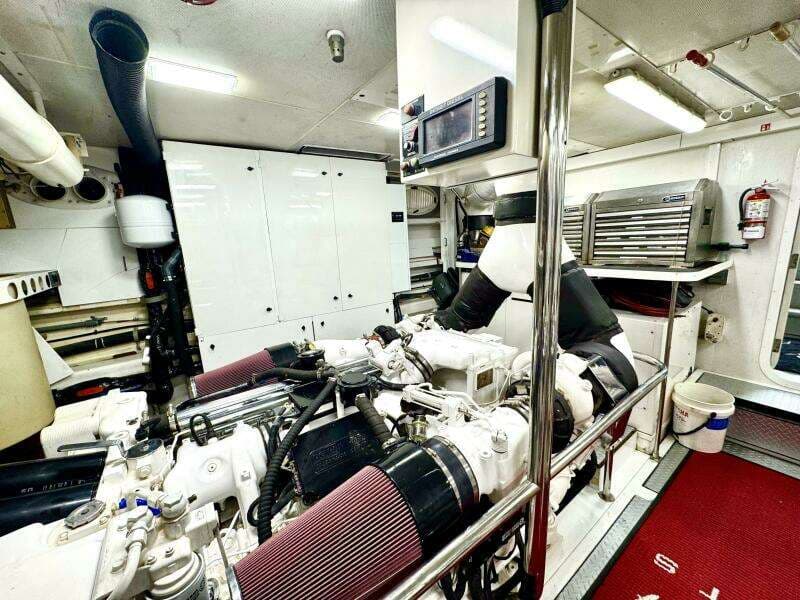 2001 Lazzara Yachts 94 Motor Yacht