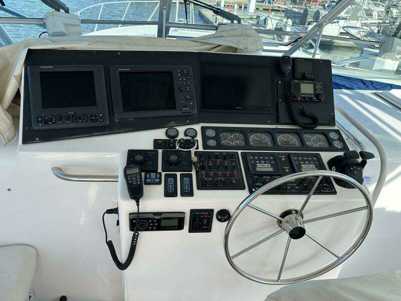 2000 Cabo 45 Express