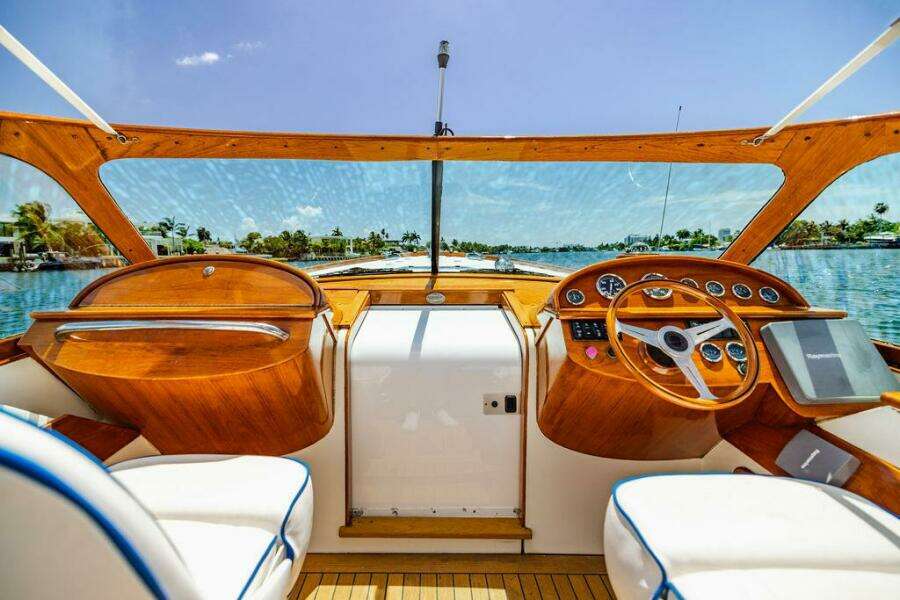 2004 Hinckley Talaria 29 R