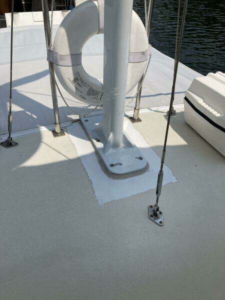 Miracle mast base on flybridge