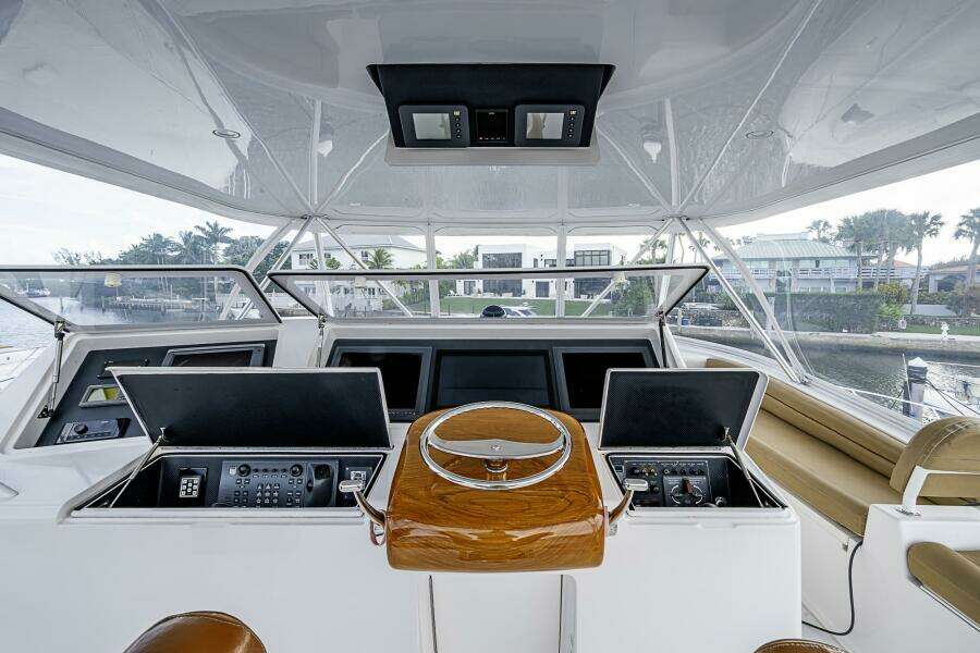 Viking 64 - Big Blue - Flybridge