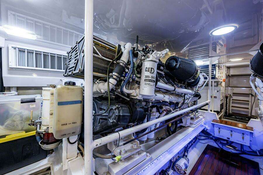 Viking 64 - Big Blue - Engine Room