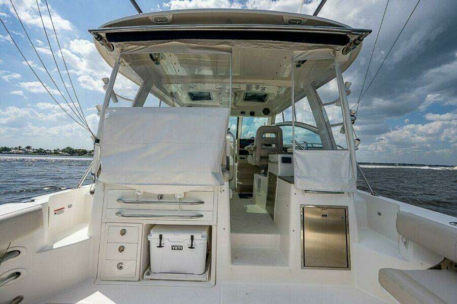 Boston Whaler 345 Conquest - Exterior 