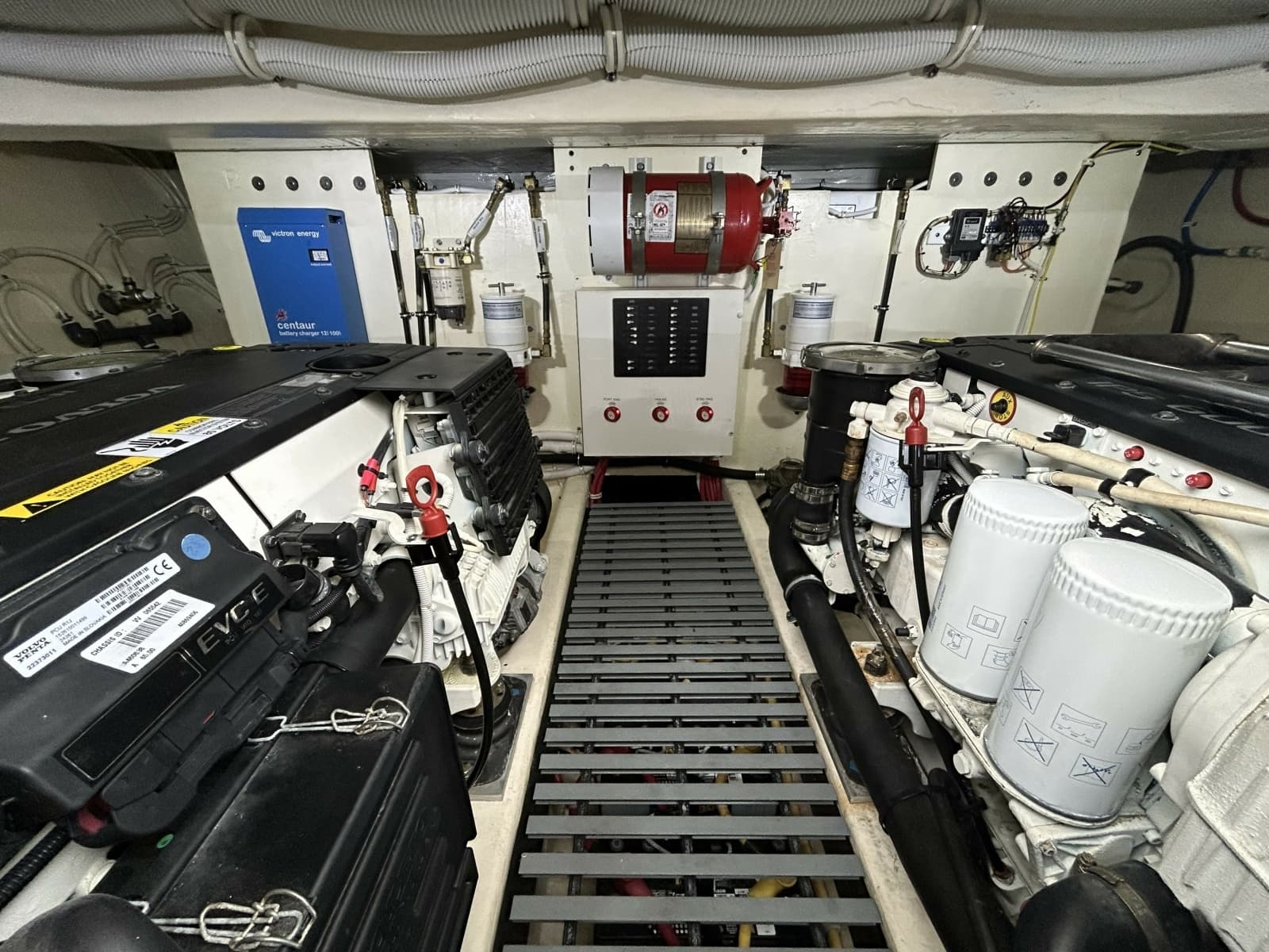 2016 Tiara Yachts C44 Coupe