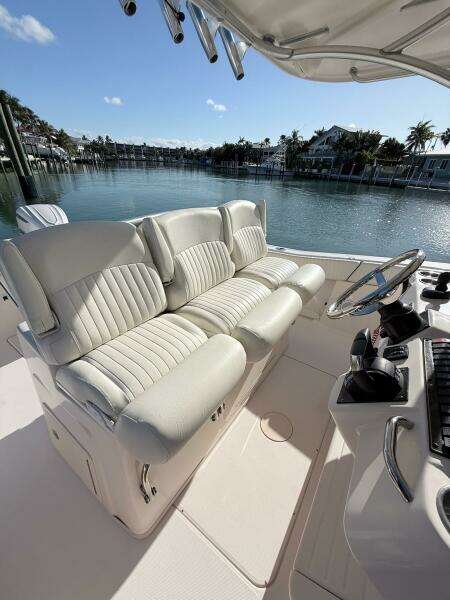 2011 Grady-White Caynon 336