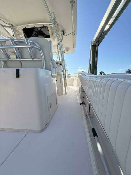 2011 Grady-White Caynon 336