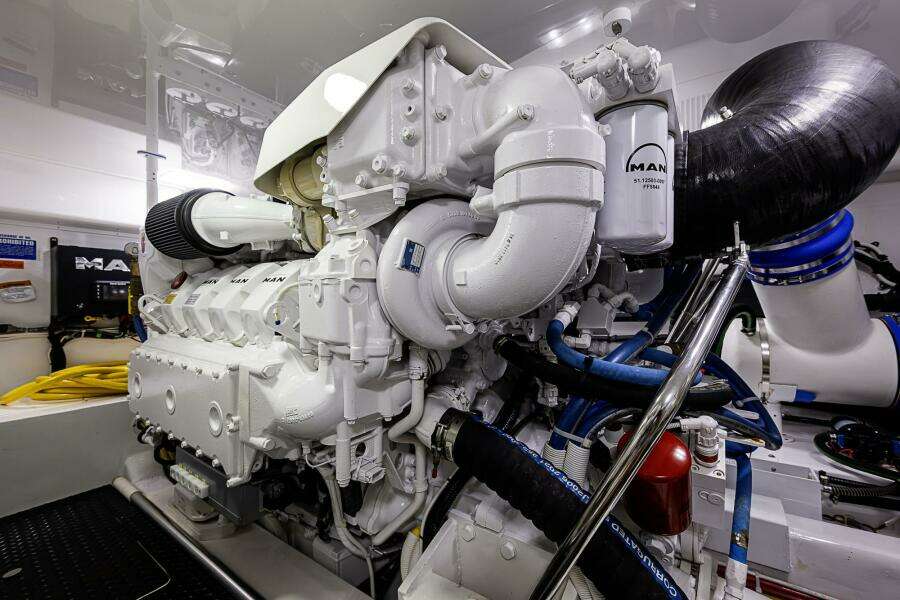 Viking 48 - Salty Soul - Engine Room