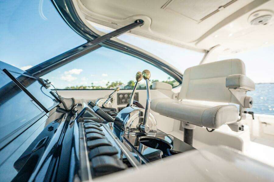 2004 Tiara Yachts 4200 Open