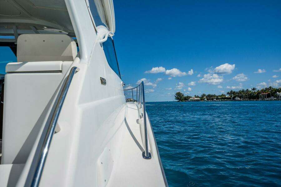 2004 Tiara Yachts 4200 Open