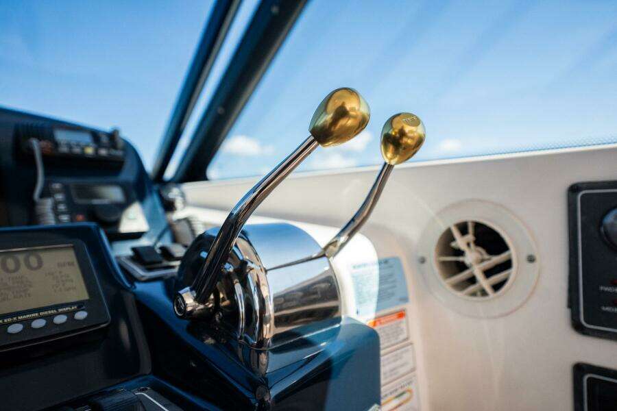 2004 Tiara Yachts 4200 Open