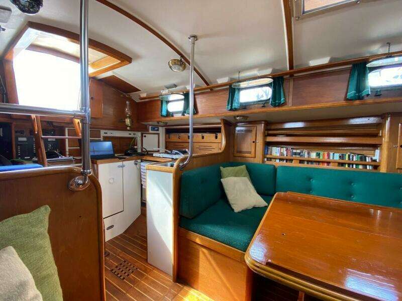 1987 Cape Dory Cape Dory 36
