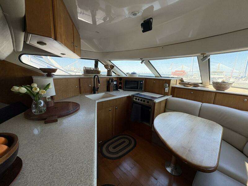 2001 Silverton 453 Motor Yacht