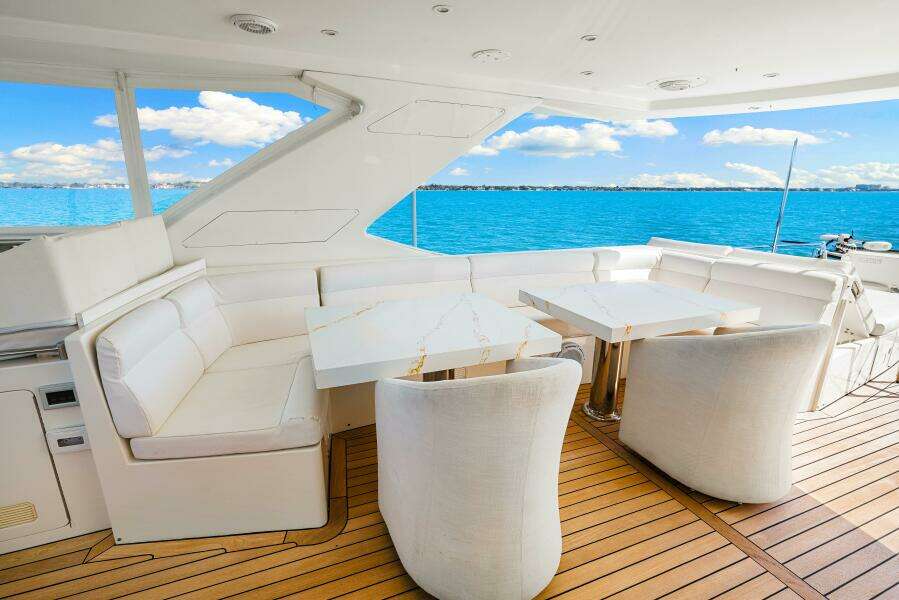 2010 83 Ocean Alexander Motor Yacht 'Relentless'
