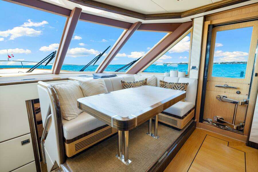2010 83 Ocean Alexander Motor Yacht 'Relentless'