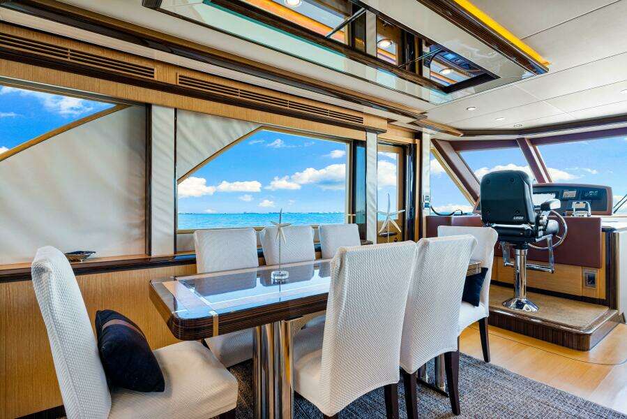 2010 83 Ocean Alexander Motor Yacht 'Relentless'