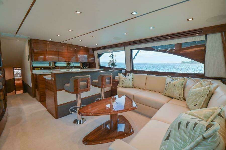 2023 Viking 64 Convertible Salon